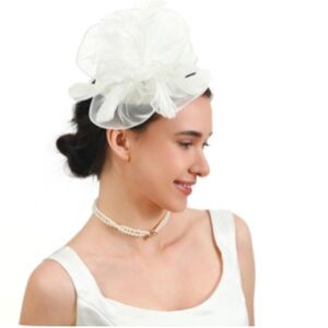 NWT White Flower Mesh Fascinator Ribbons Feathers